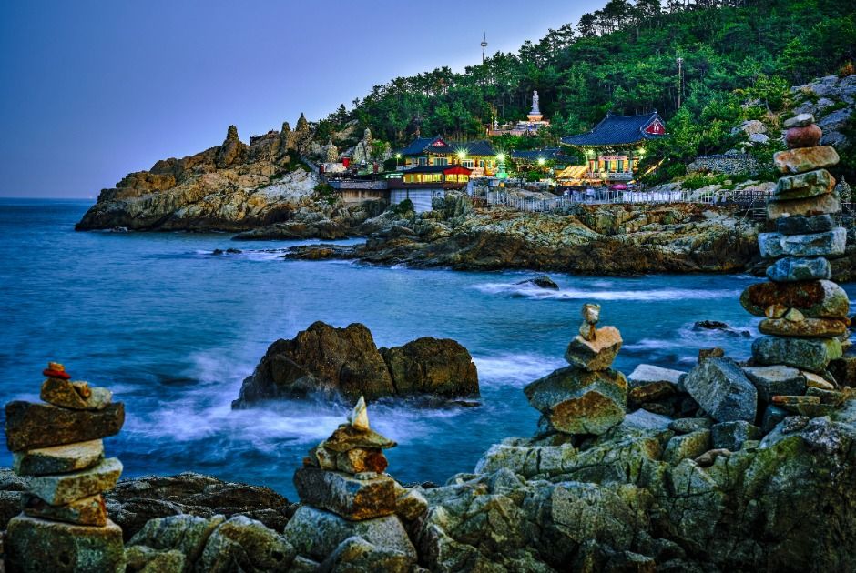 Coastal buildings at Haedong Yonggungsa