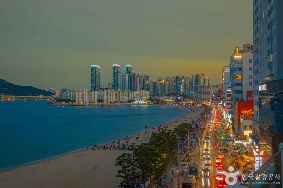 Sea and sand at Gwangalli